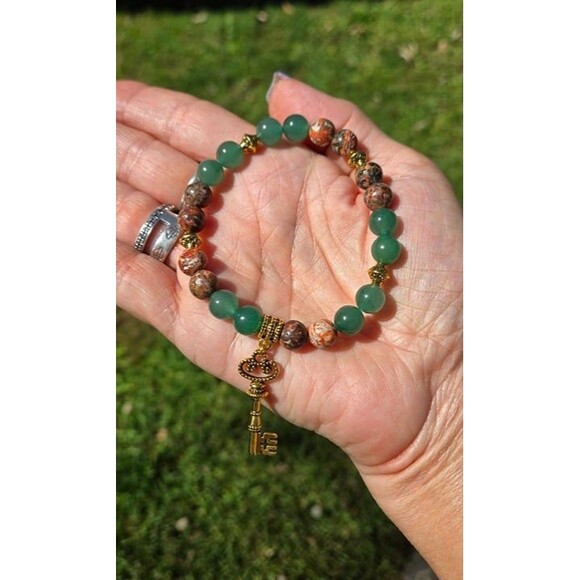 Leopard Jasper, Green Aventurine with Key Charm Bracelet - Picture 3 of 7